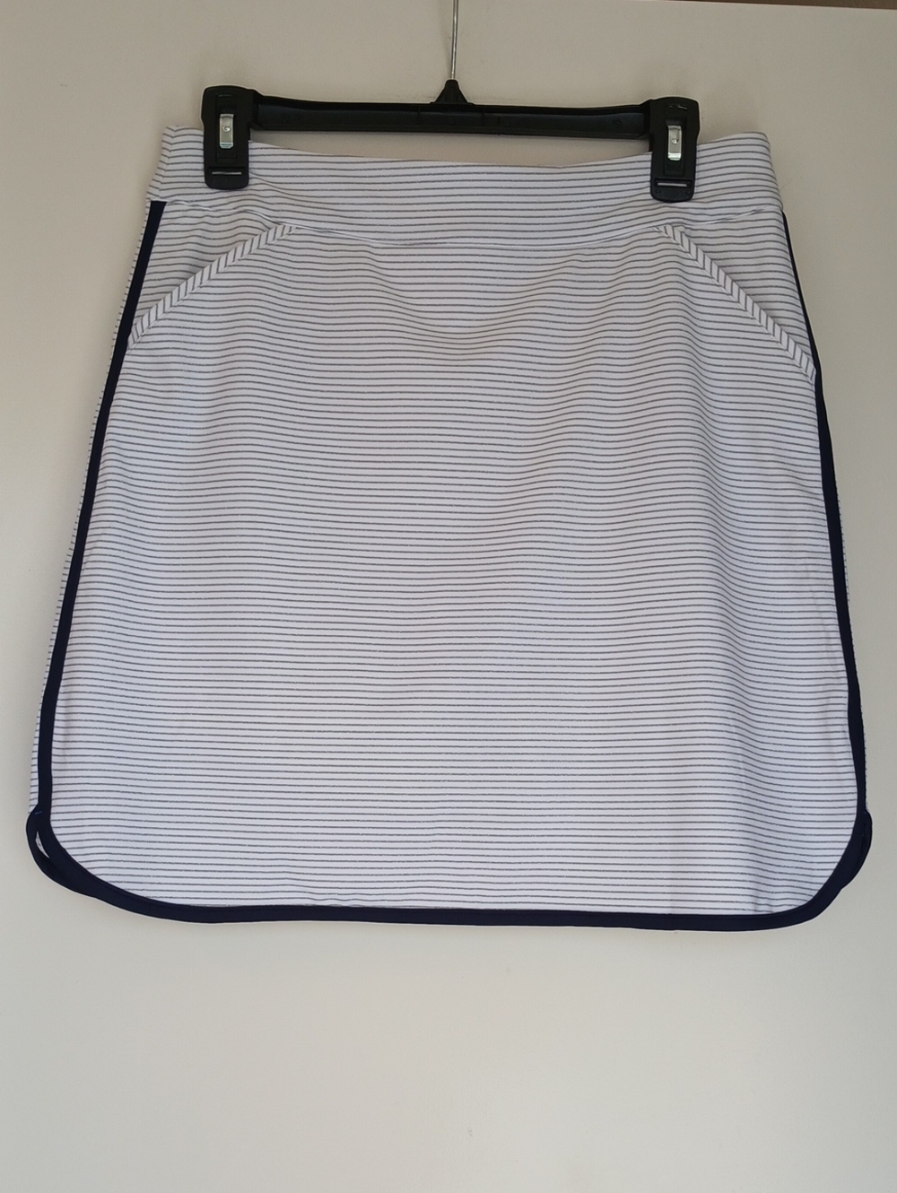 Peter Millar White Navy Trim Gray Glitter Striped Petal Hem Skort Size Medium